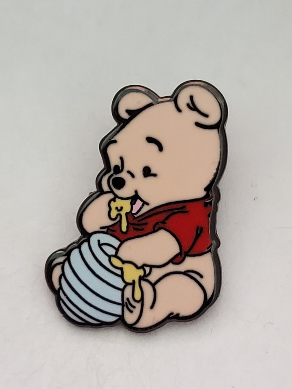 Disney Pin Trading Winnie The Pooh Baby Pooh Eating Hunny Collection Pin 2008